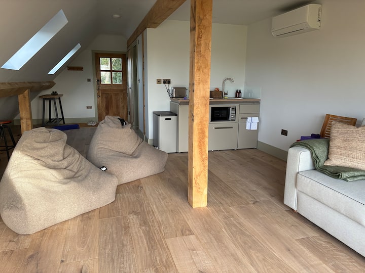 The Loft, Double Sofabed, Ensuite, Gated Parking - Henley-on-Thames