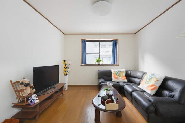 清風宿距离岸里站半分钟天下茶屋站5分钟,免费停车,135平方米,直达难波梅田关西机场京都奈良也便利。 - Osaka