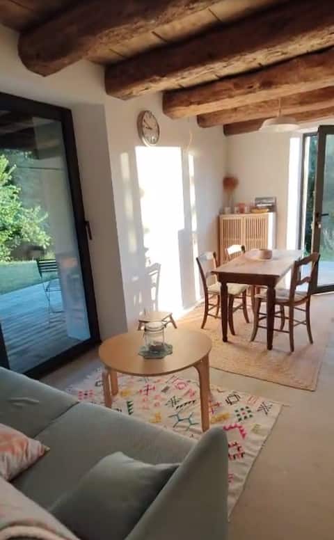 Top Airbnb: 35 m2 accommodation with terrace and garden à Saint Martin D'uriage