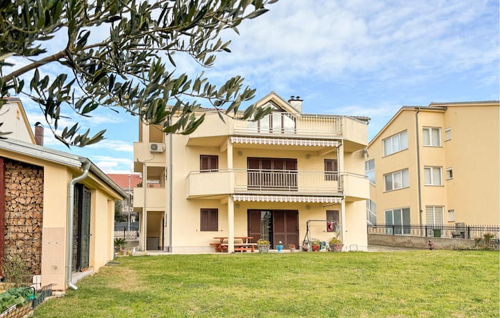 Beautiful Apartment In Novi Vinodolski With Wifi - Novi Vinodolski
