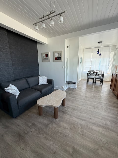 Annonce Airbnb populaire: Bright Malouin apartment facing the sea à Dunkerque