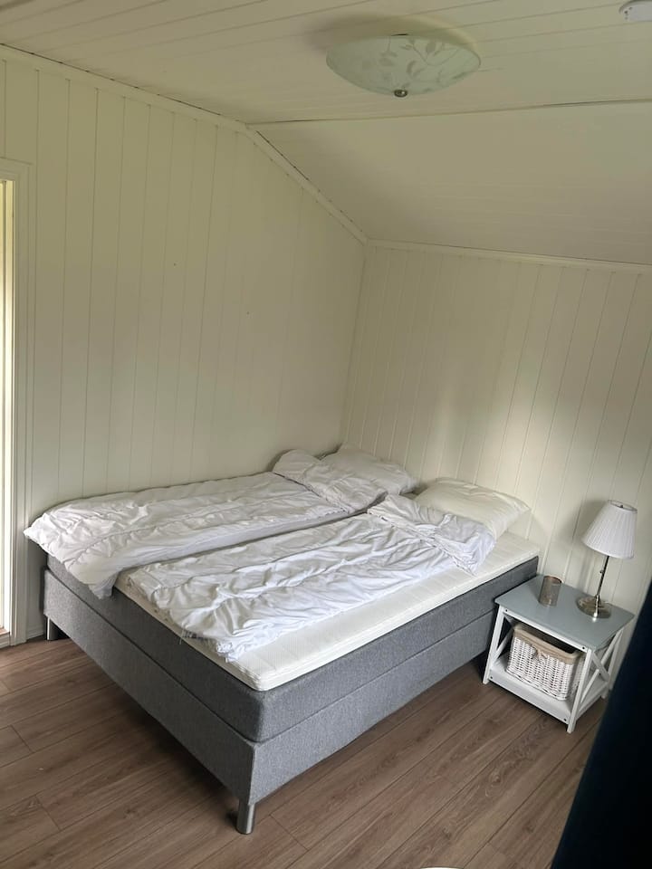 Habitación en el anexo (se puede utilizar si hay más de 6 huéspedes en total)