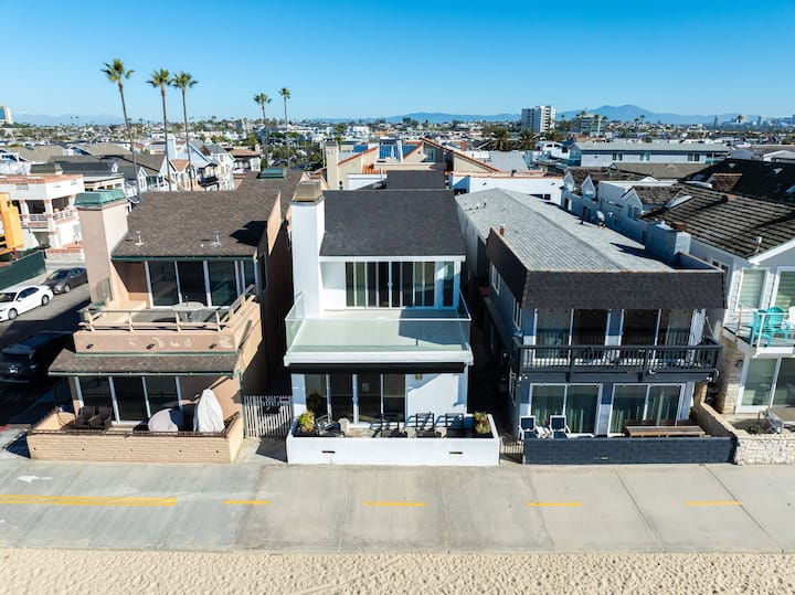Oceanfront 1 Bed, 1 Bath With Patio On Boardwalk - Newport