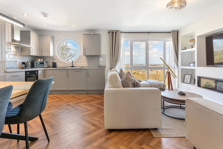 St Michaels+view+lux Coastal Stay+cinema Lounge - Penzance