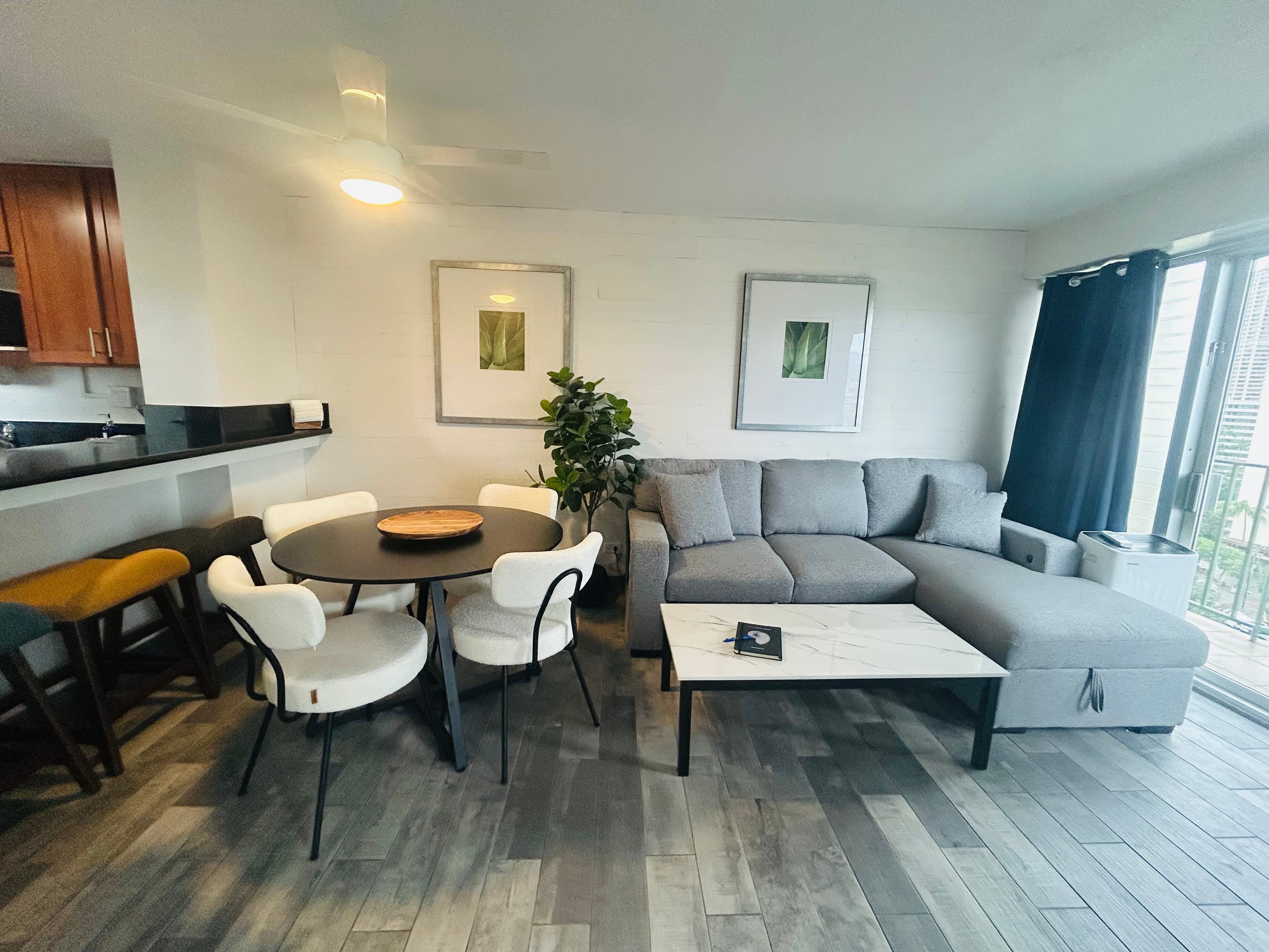 Condo in Honolulu · ★4.88 · 2 bedrooms · 4 beds · 1 bath - Image 5
