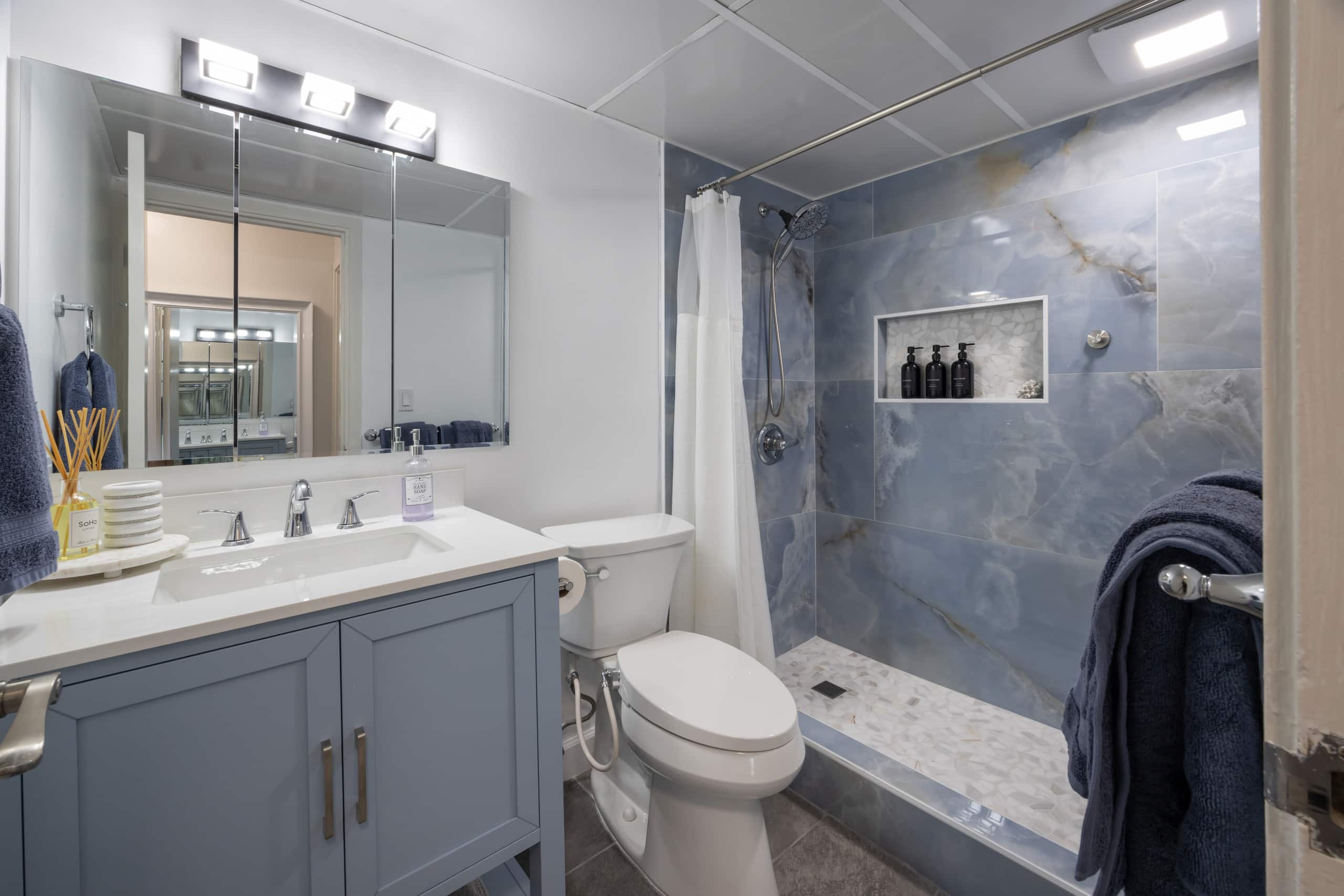Condo in Honolulu · ★4.88 · 2 bedrooms · 4 beds · 1 bath - Image 13