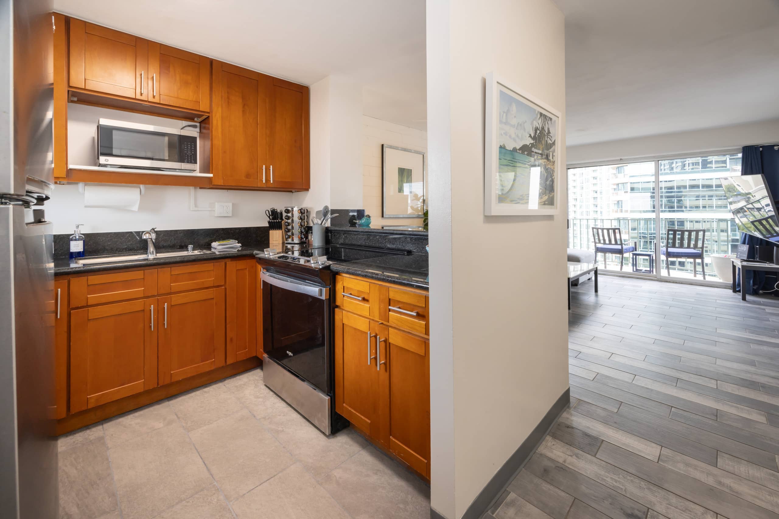 Condo in Honolulu · ★4.88 · 2 bedrooms · 4 beds · 1 bath - Image 8