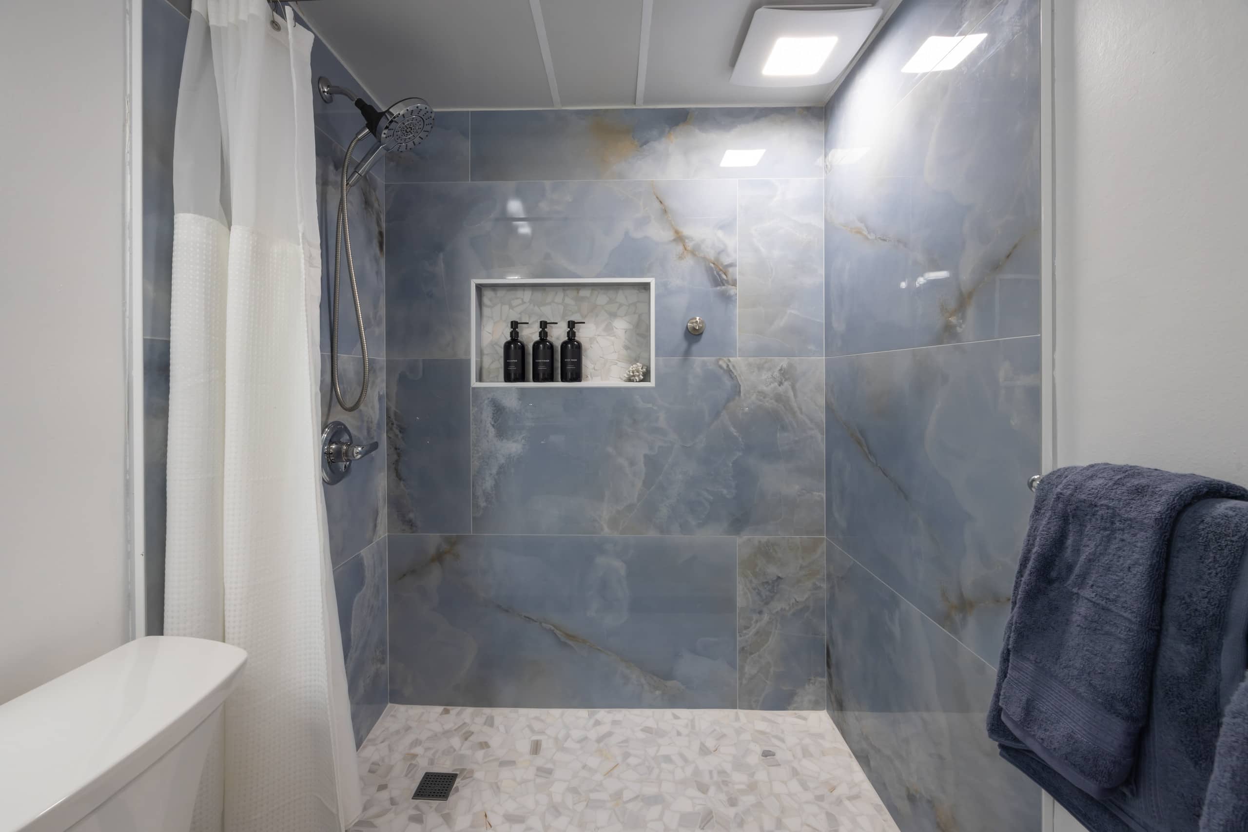 Condo in Honolulu · ★4.88 · 2 bedrooms · 4 beds · 1 bath - Image 14