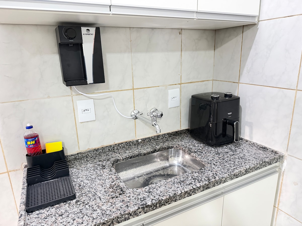Anúncio popular: Private Studio with Smart TV and Air Conditioning em Camargos