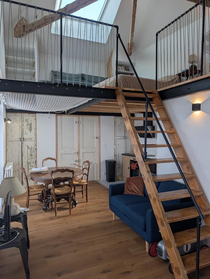 Appartement Chaleureux Avec Coin Lecture Suspendu - Alpes-Maritimes