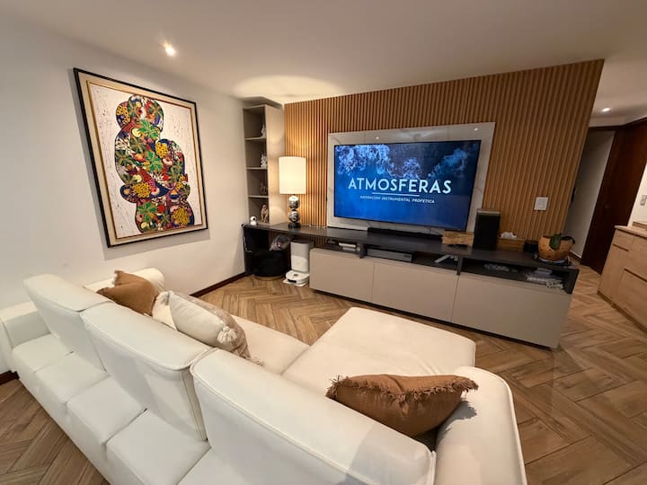 Hermosa Habitación En Depto. Compartido En Zona 10 - Guatemala