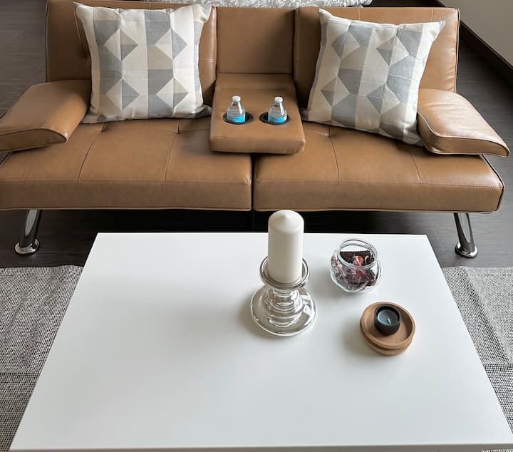 Resort-style & Premium Hollywood Condo - Hollywood, CA