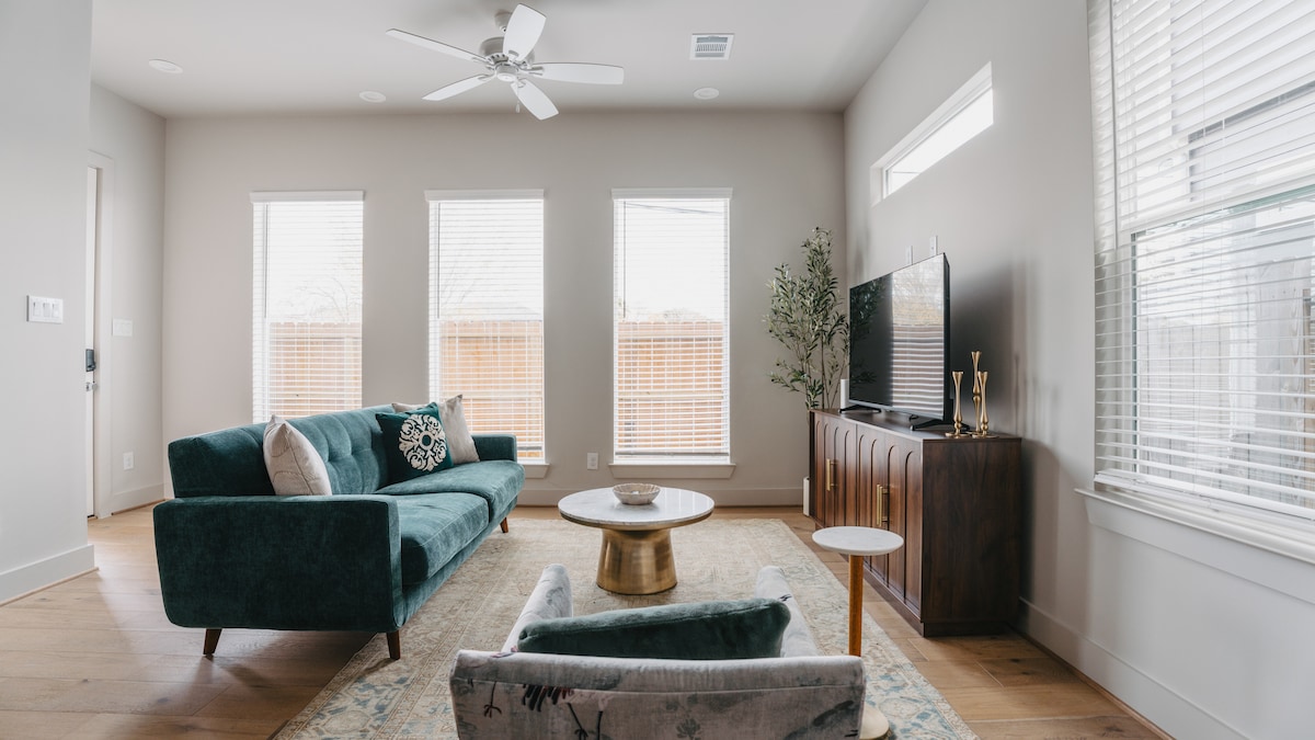 Popular Airbnb listing: Entire Home in East Houston near Downtown in Lawndale / Wayside