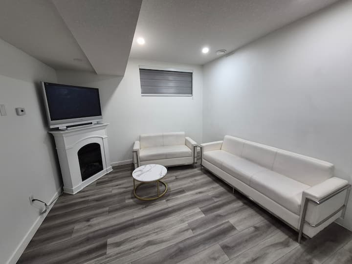 Modern Furnished Basement In Strathmore, Alberta - Strathmore