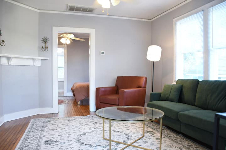 East Savannah Apartment - Savannah, GA