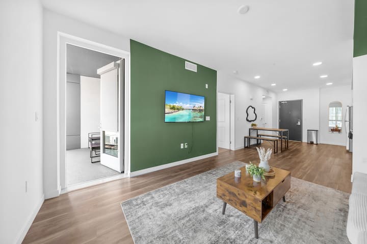 Heart Of Hollywood, Free Parking, Pool, Gym - Hollywood, CA