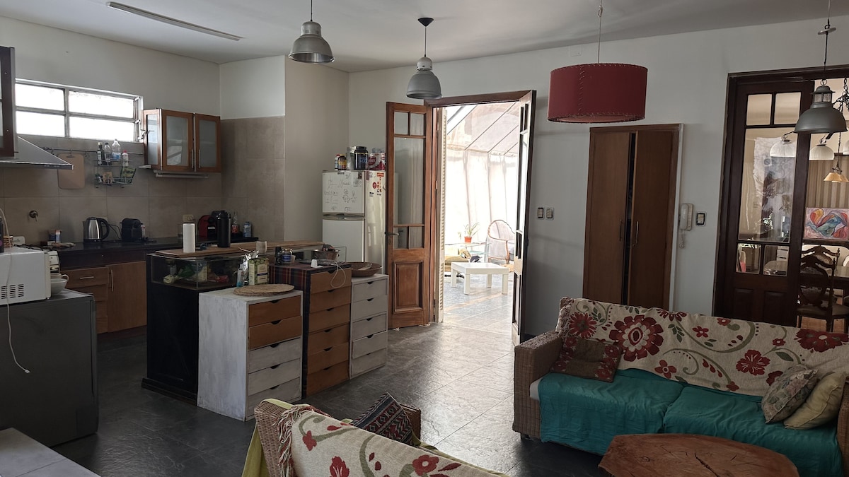 Quarto privativo no térreo em Colegiales
