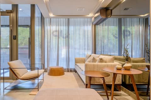 Imóvel de sucesso: Luxury studio in the city center near the university, with parking space em Cidade Baixa