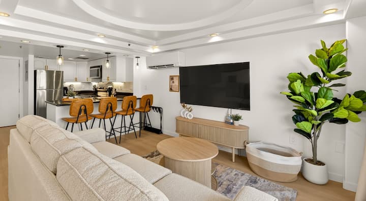 New Listing | Oceanview, Sleeps 6, Fridayfireworks - Honolulu, HI