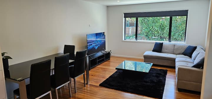 Sun-drenched Queen | Wifi | Quiet | Full Kitchen - Christchurch