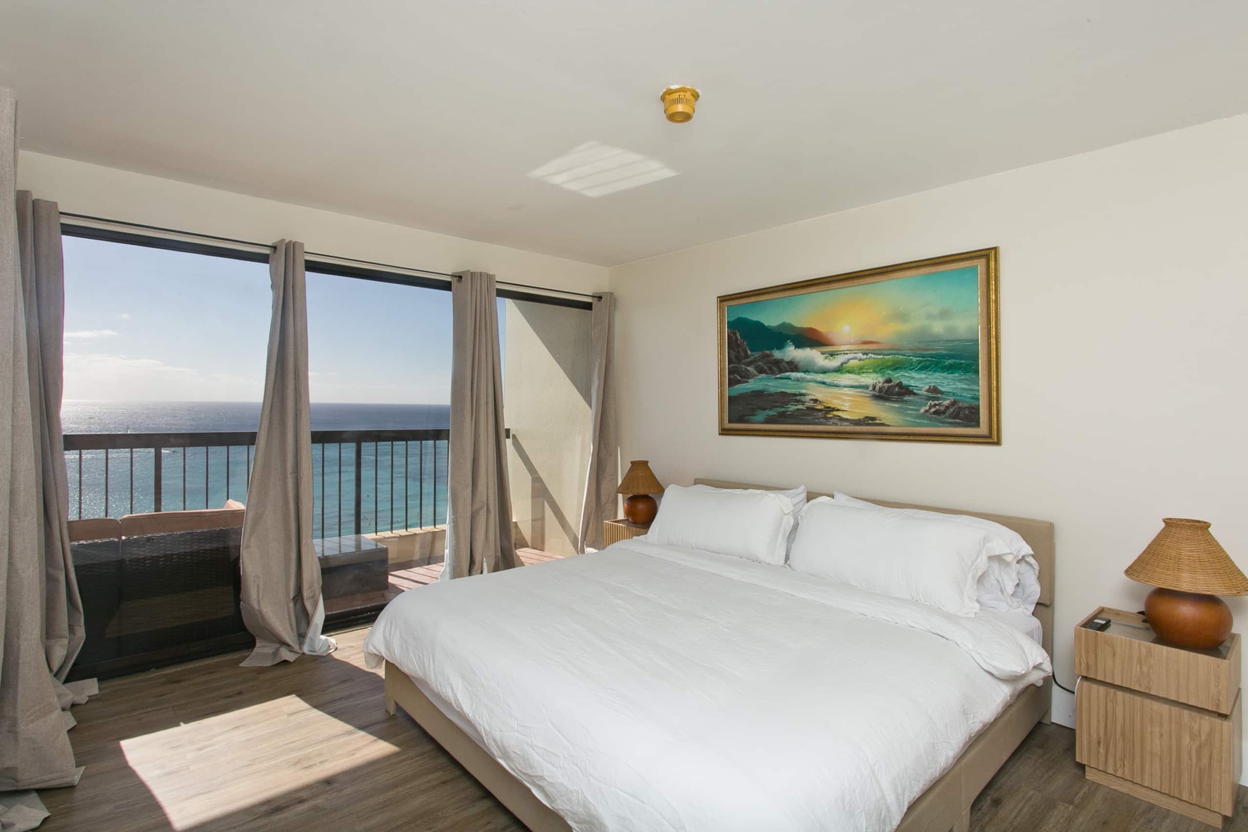 Ultra Luxury, High Floor, Ocean View Free Parking! - Image 3