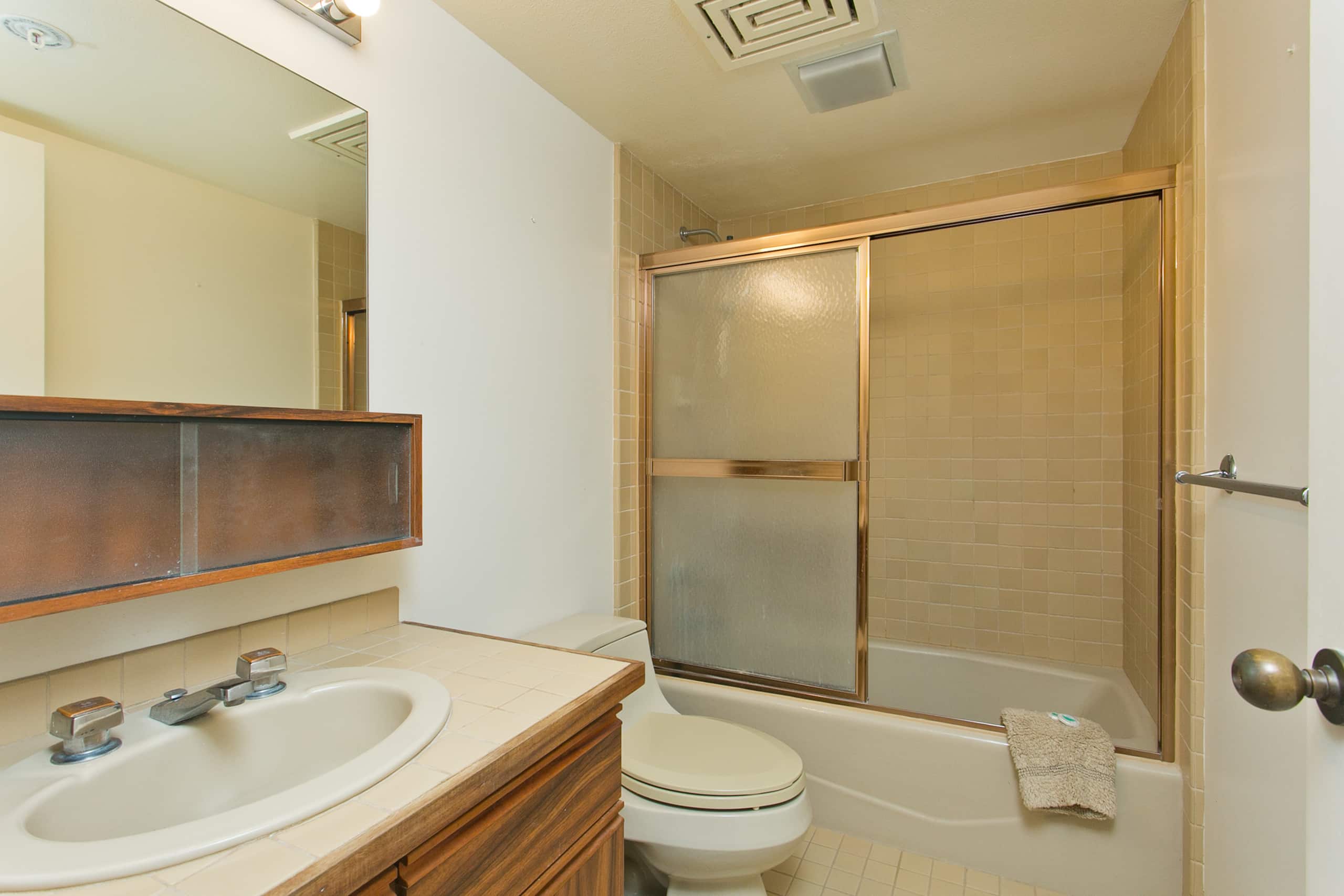 Ultra Luxury, High Floor, Ocean View Free Parking! - Image 15