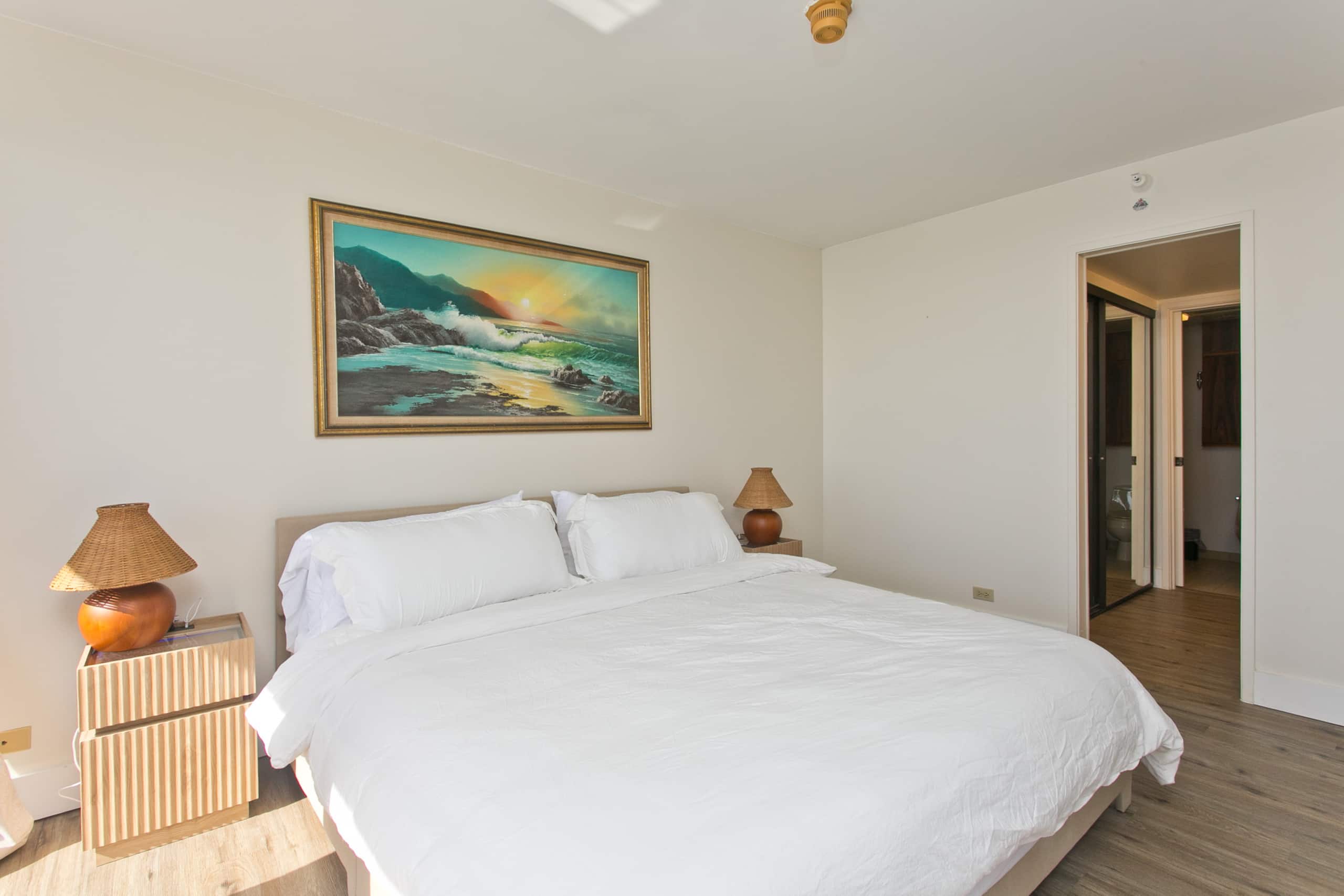 Ultra Luxury, High Floor, Ocean View Free Parking! - Image 16