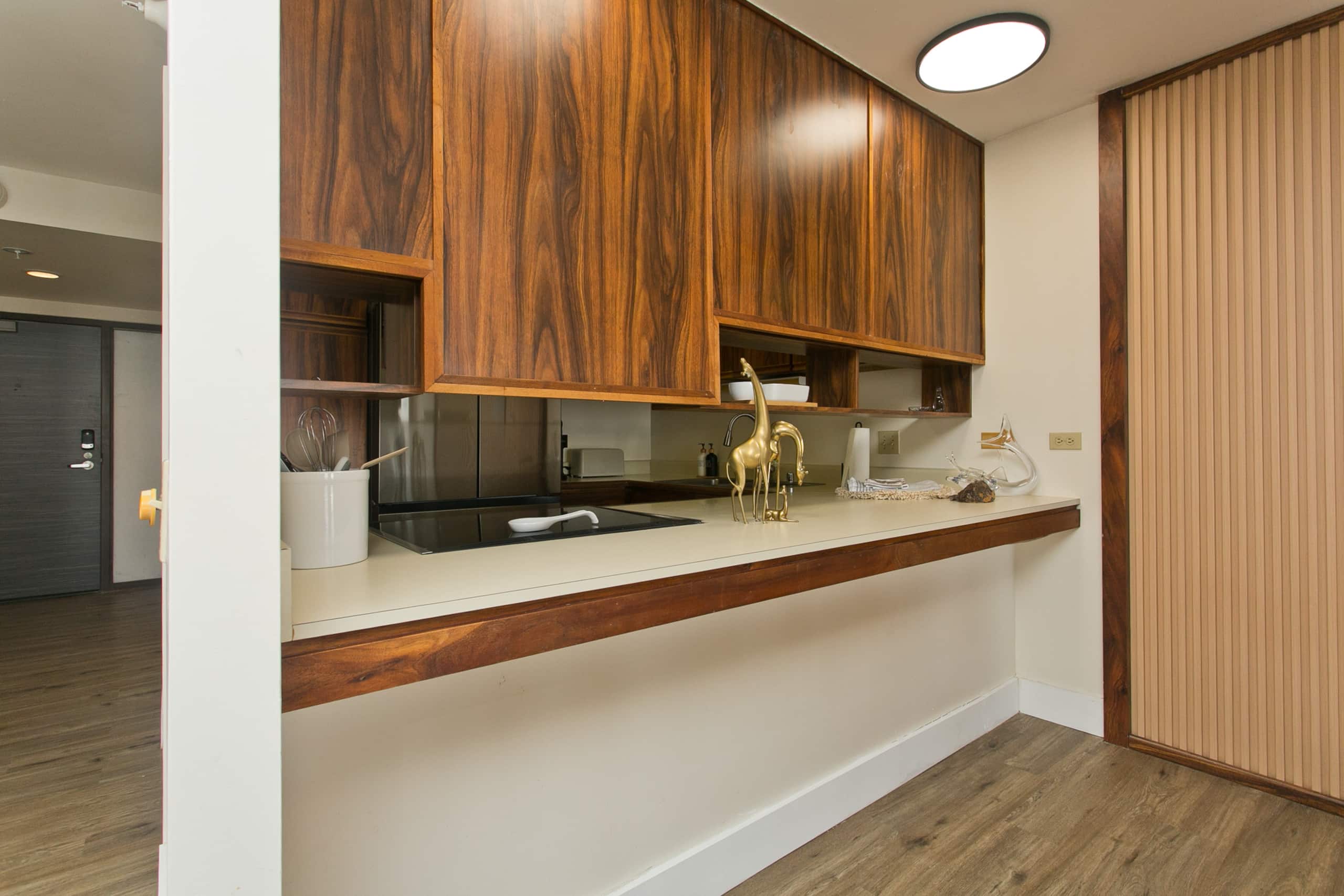 Ultra Luxury, High Floor, Ocean View Free Parking! - Image 13