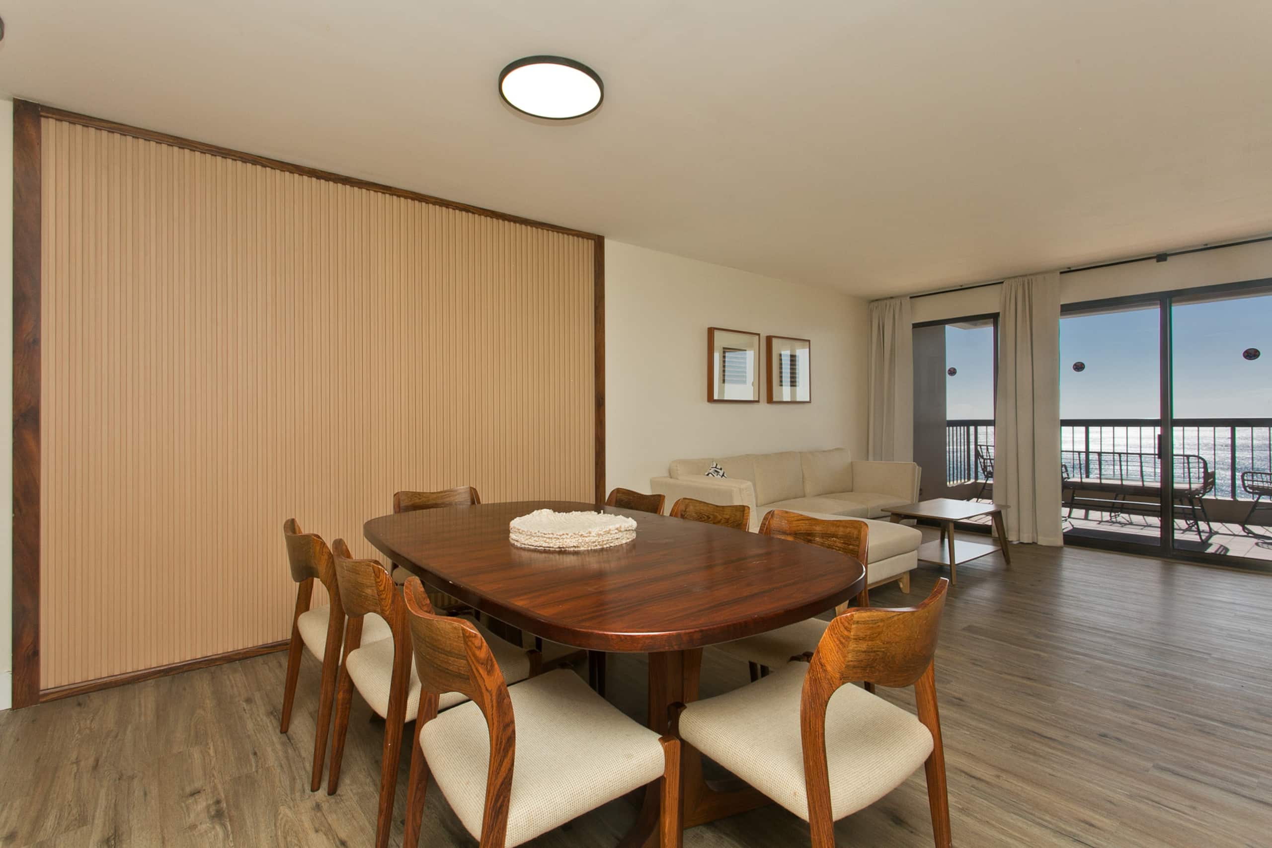 Ultra Luxury, High Floor, Ocean View Free Parking! - Image 5