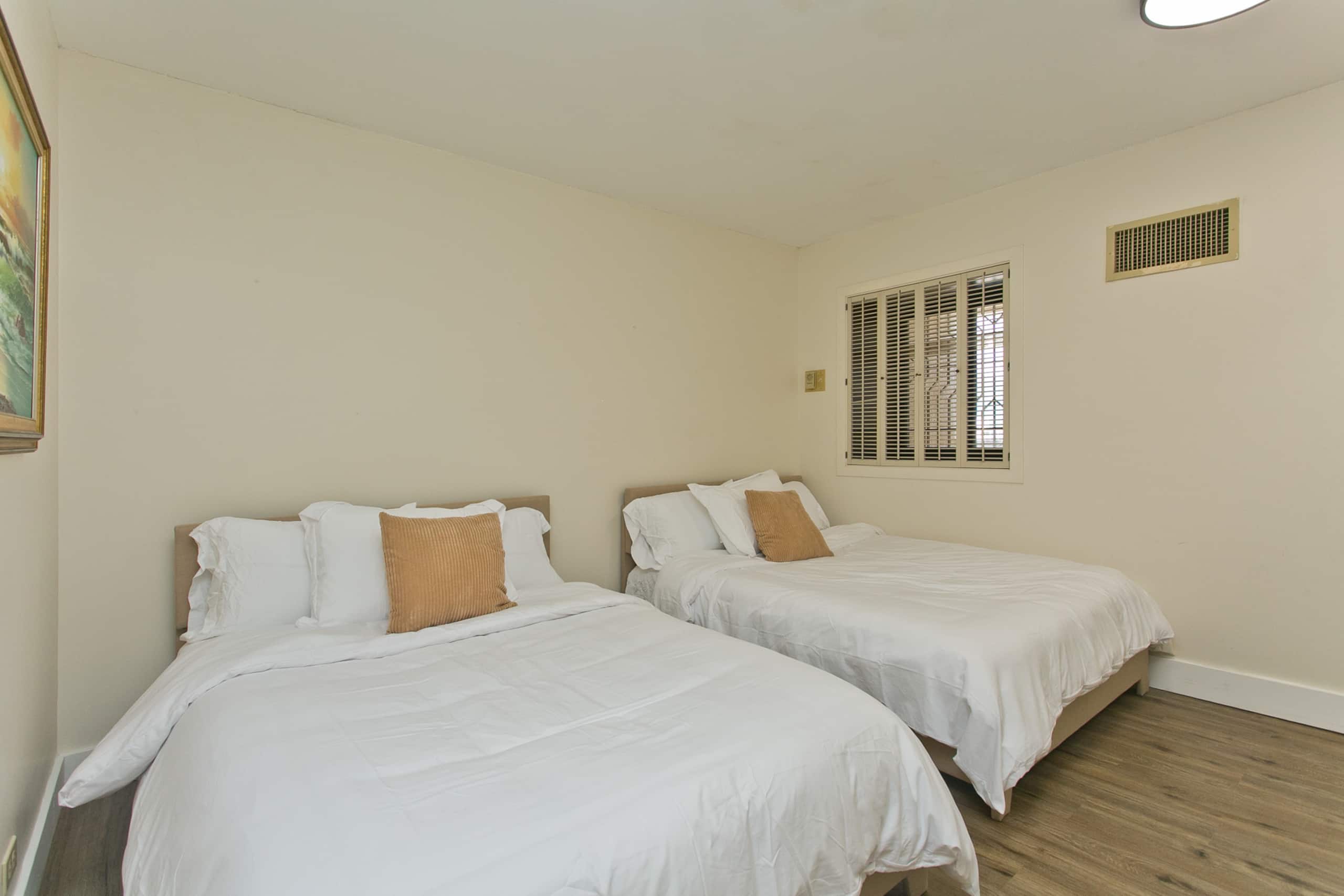 Ultra Luxury, High Floor, Ocean View Free Parking! - Image 12