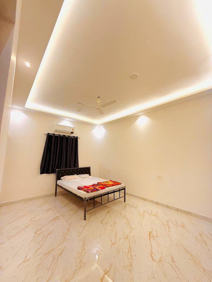 Bedroom 3 image 1