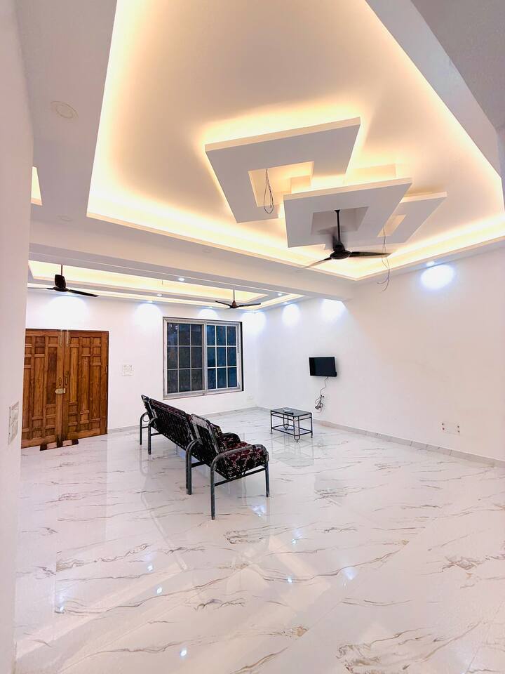 Living room image 3