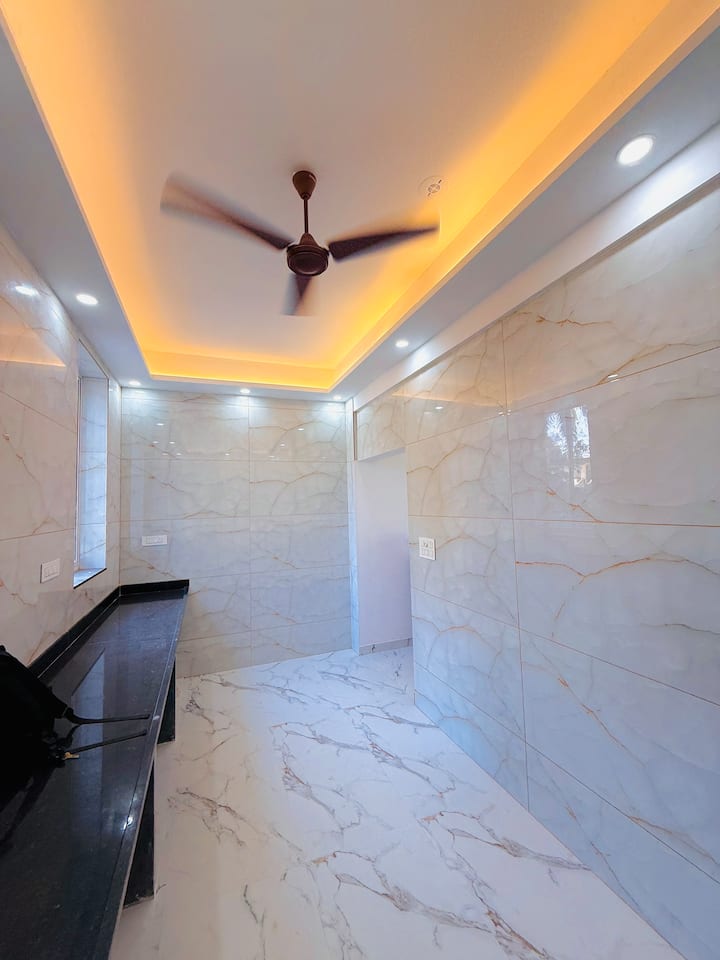 Full bathroom 1 image 1