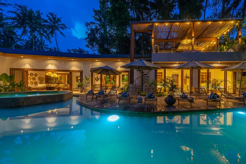 A six-bedroom jungle villa in Ubud, Ubud, Bali, Indonesia, photo 3 of 10