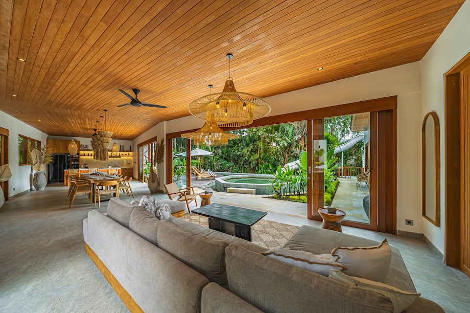 A six-bedroom jungle villa in Ubud, Ubud, Bali, Indonesia, photo 5 of 10