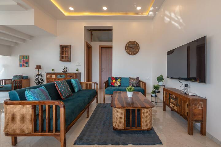 Villa W/ Hill Views, Glass Room, Pool & Dam Nearby - Igatpuri