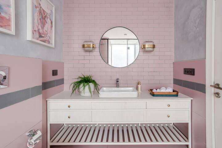 Full bathroom 4 image 1