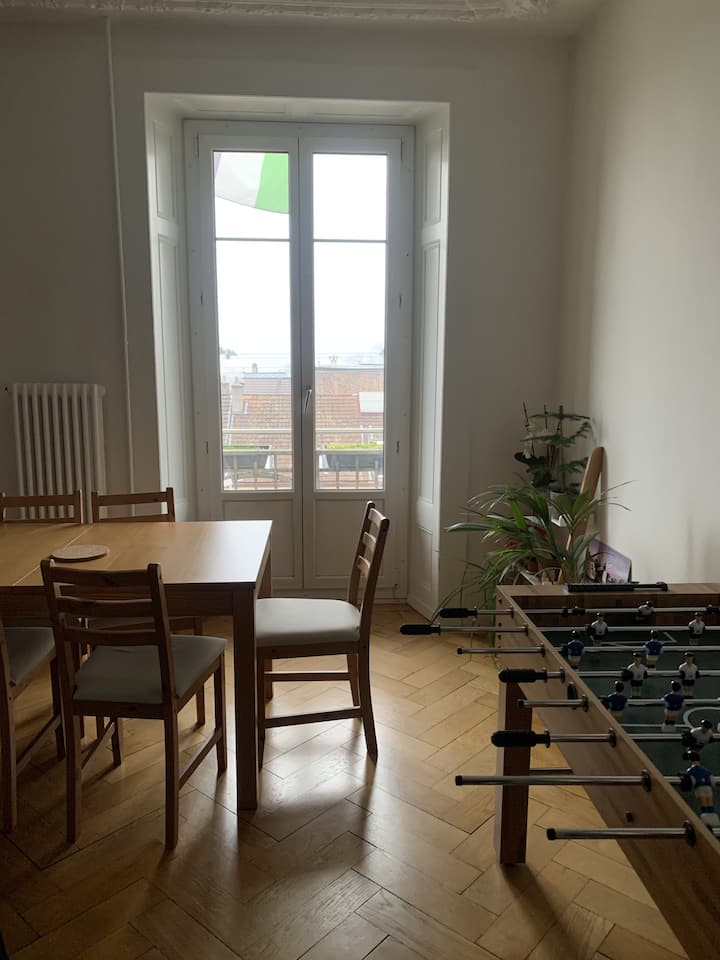 Large Room In 3-girl Shared Flat With Lake View - Neuchâtel
