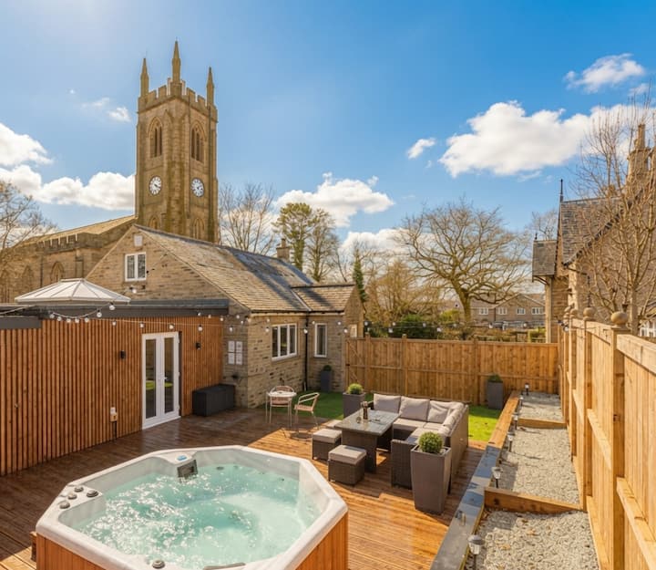Clock Tower Cottage By Ashgrove Leisure - Huddersfield