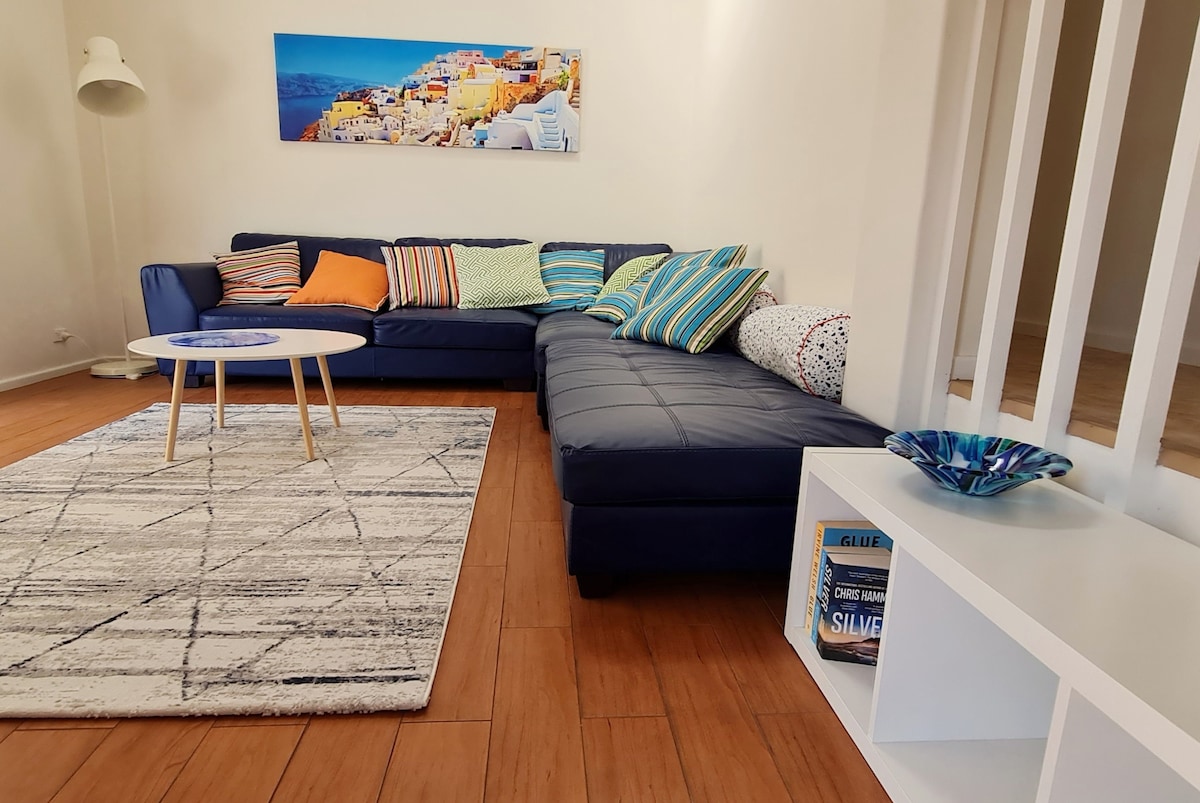 Successful Airbnb property: Beachside Scarborough - 300m to the beach in Scarborough