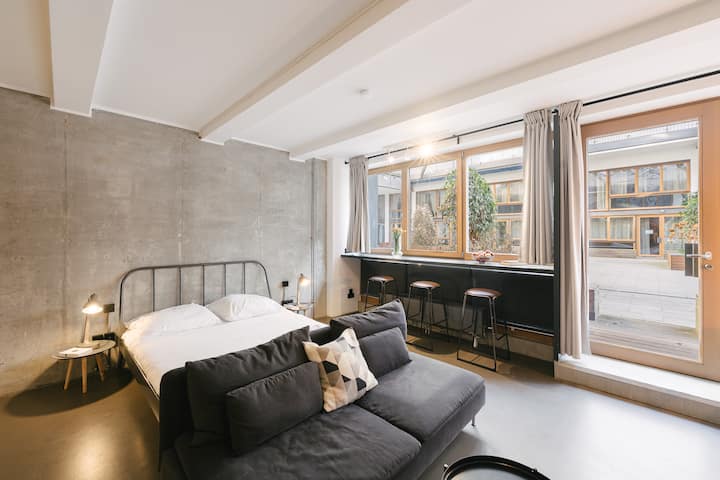 Peaceful Courtyard Studio In The Heart Of Mitte - Berlin
