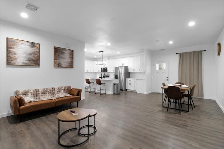 New Duplex 2 In Downtown Willis - Willis, TX