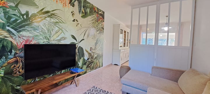 Maison Familiale Avec Jardin Et Terrasse - Vias