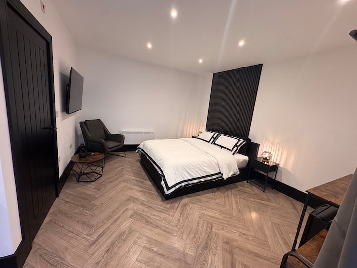 Guest House|driveway Parking|near Train Station/m4 - Newport