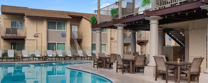 Perfect 3bd In Dolphin's Cove - Garden Grove, CA