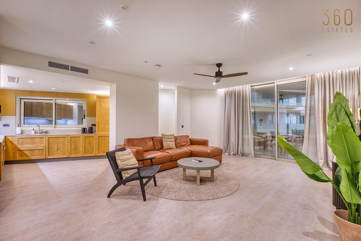 Elegant 2BR Retreat with Balcony & Fast Wi-Fi