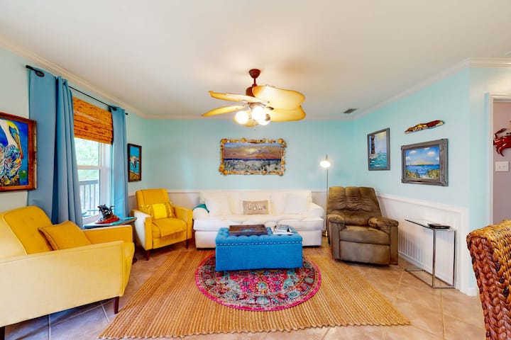 Vibrant 2br Townhome | Balcony | W/d - Dauphin Island, AL