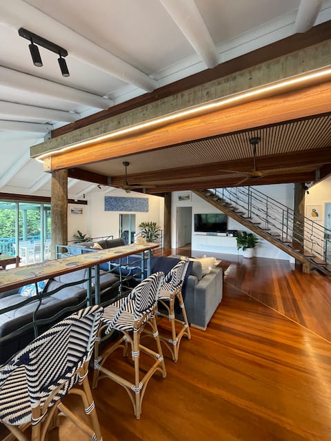 Top Airbnb: Spacious 3BR Beach Apt w/Pool-Point Lookout in Point Lookout