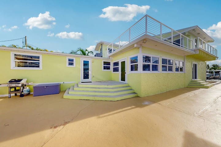 Expansive 4br Bayview | Dock - Key Largo, FL