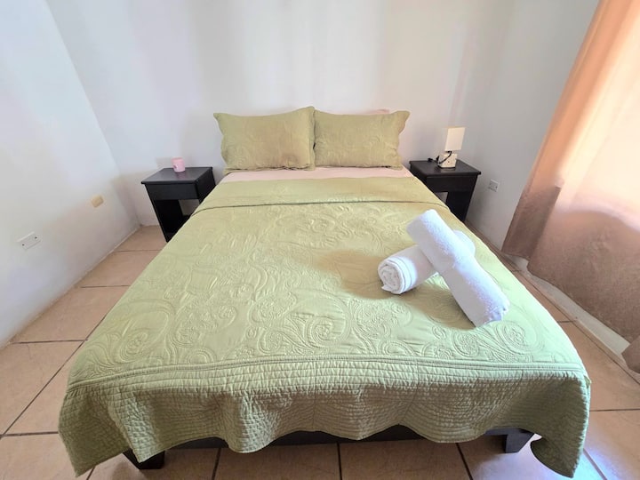 Chambre avec air et lit double